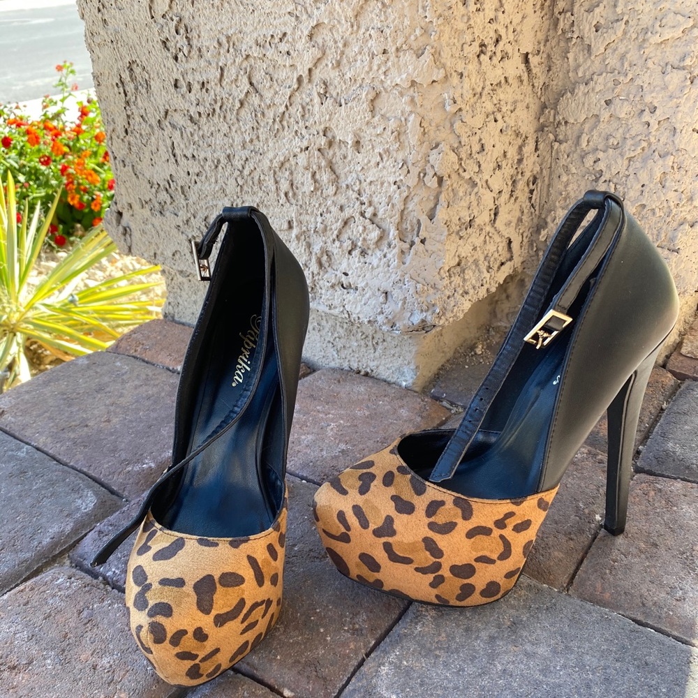 Black Leopard Print Stiletto Heels
